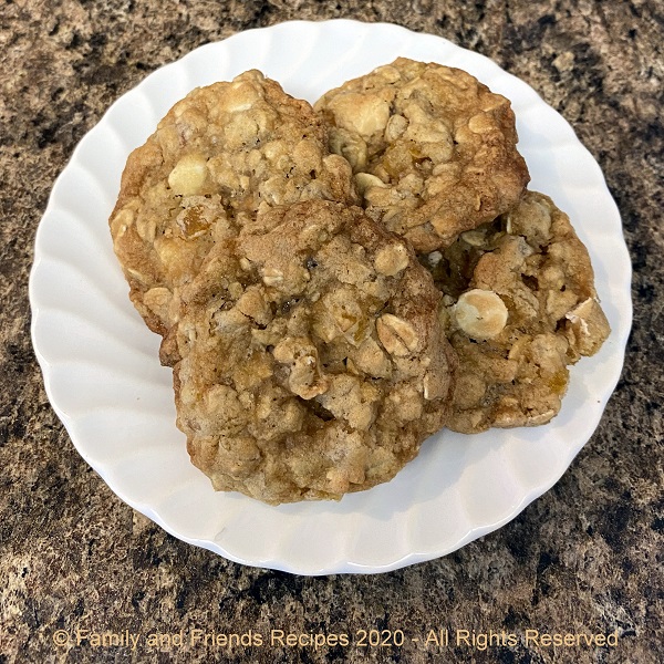 Apricots and Cream Oatmeal Cookies